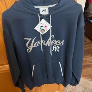 New York Yankees hoodie sweatshirt medium NWT